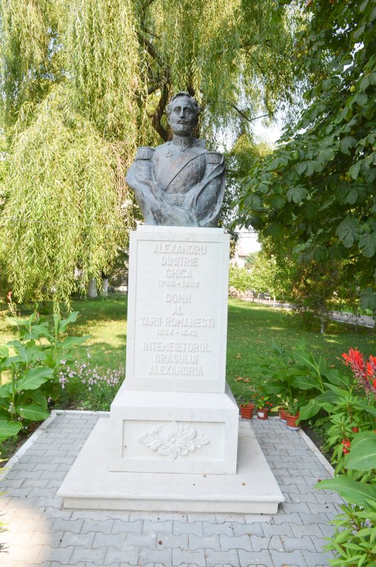 Orașul și Catedrala Sfântului Alexandru 54055