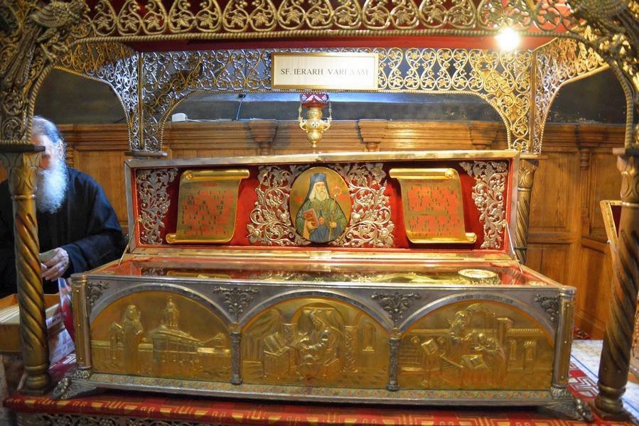 Sfântul Mitropolit Varlaam, serbat la Secu şi Bodeşti 54013