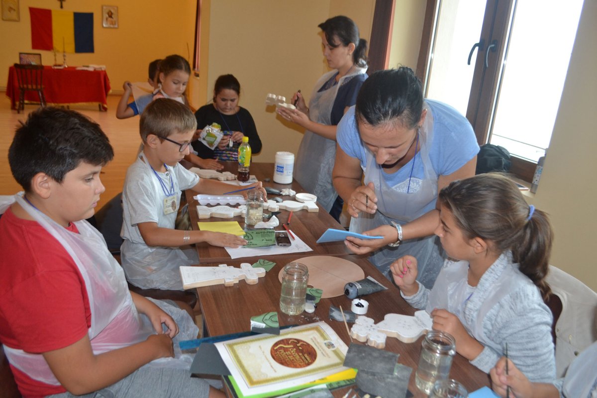 Tabăra de creație de la Coronini 53985