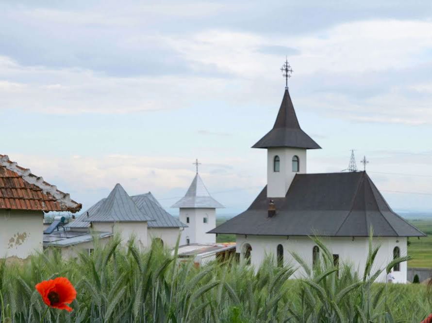 Mănăstirea Jiana din judeţul Mehedinţi îşi serbează hramul 53899