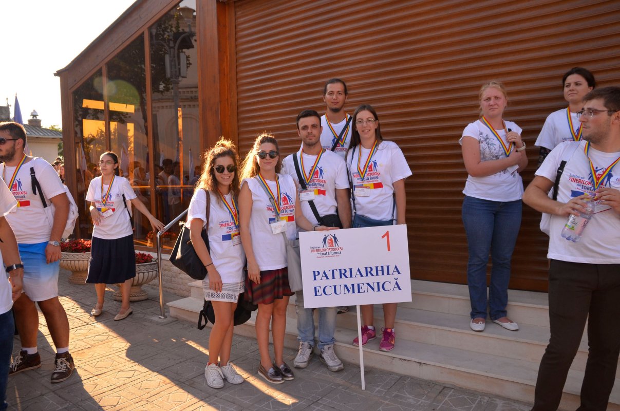 „Noi, tinerii, avem datoria să ne mărturisim credinţa” 53849