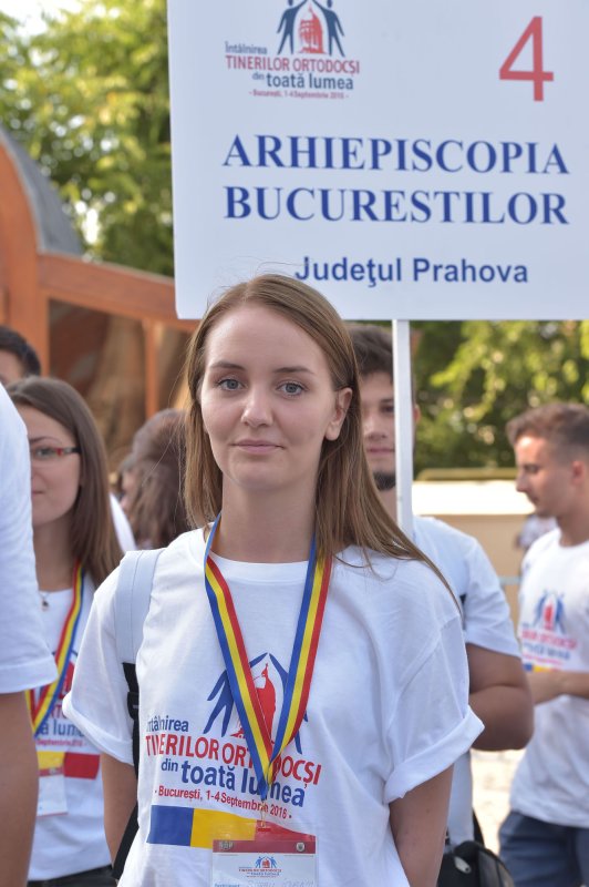 „Noi, tinerii, avem datoria să ne mărturisim credinţa” 53852