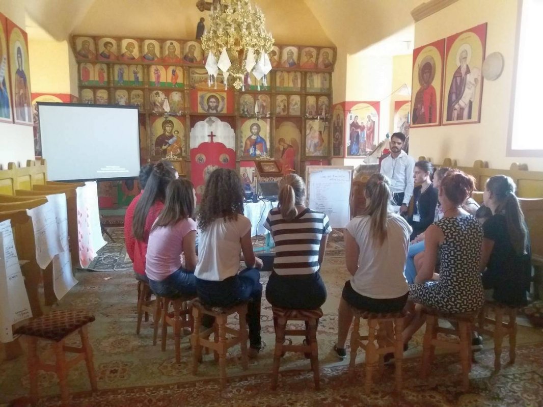 Training de cetăţenie activă în Parohia Negreni 53805