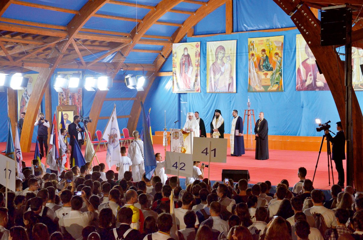 Binecuvântare patriarhală la ceasul rugăciunii de seară 53687