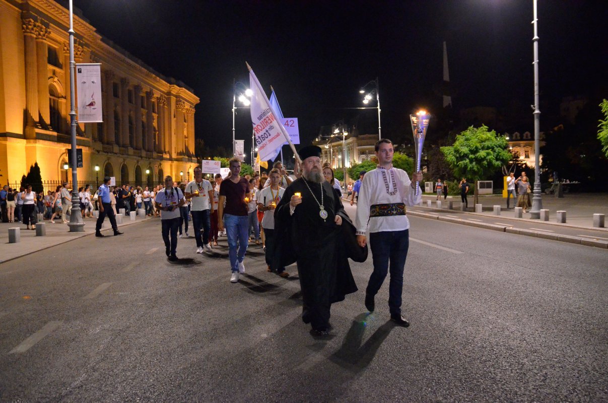 Procesiunea luminilor pe străzile Capitalei 53671