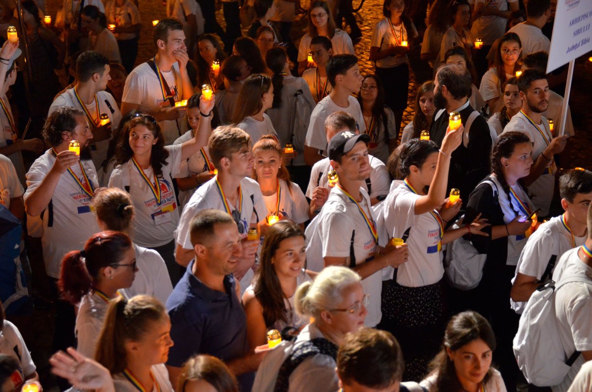Procesiunea luminilor pe străzile Capitalei 53672