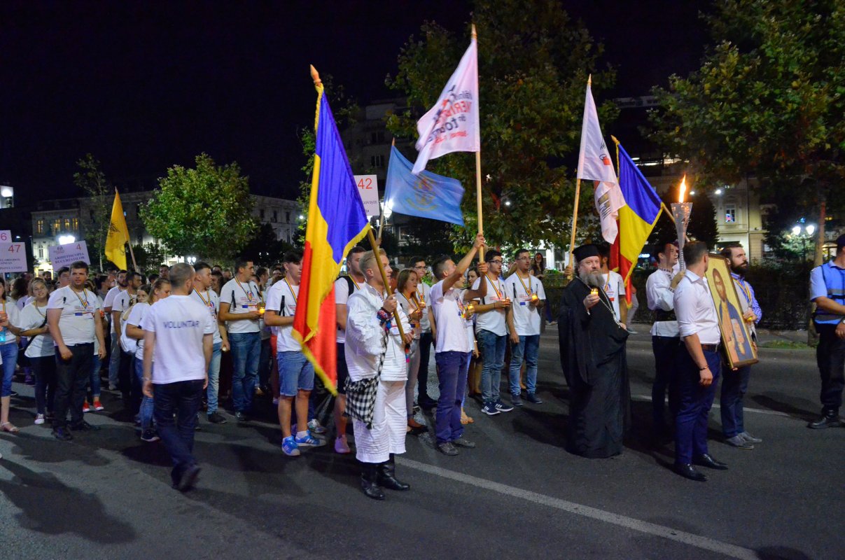 Procesiunea luminilor pe străzile Capitalei 53676