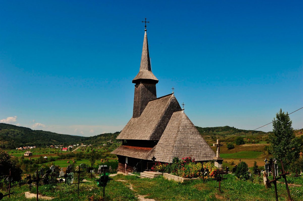 Bisericuţa de lemn din satul Sânmărghita, a ars 53622