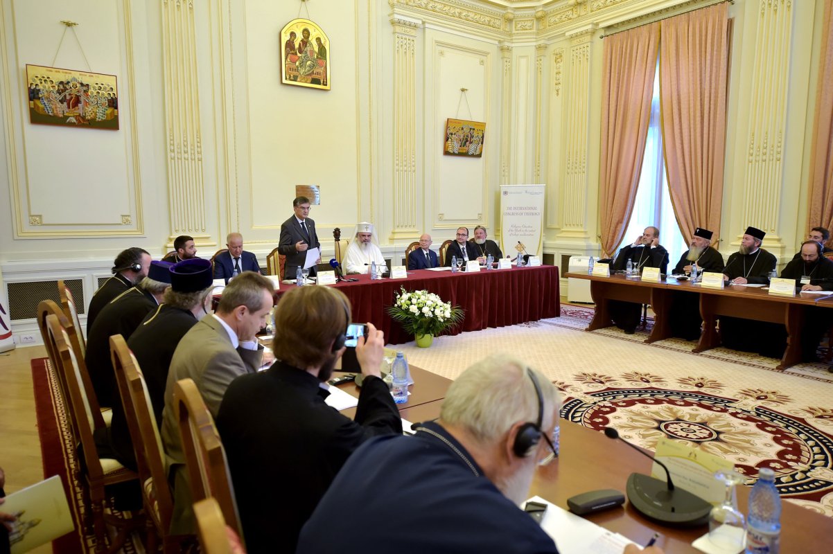 Congres Internaţional de Teologie dedicat tinerilor 53605