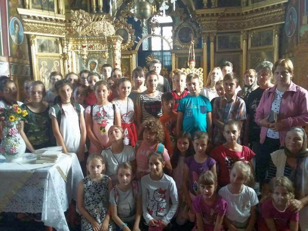 Activităţi pentru tineret în cadrul Protoieriei Fălticeni 53502