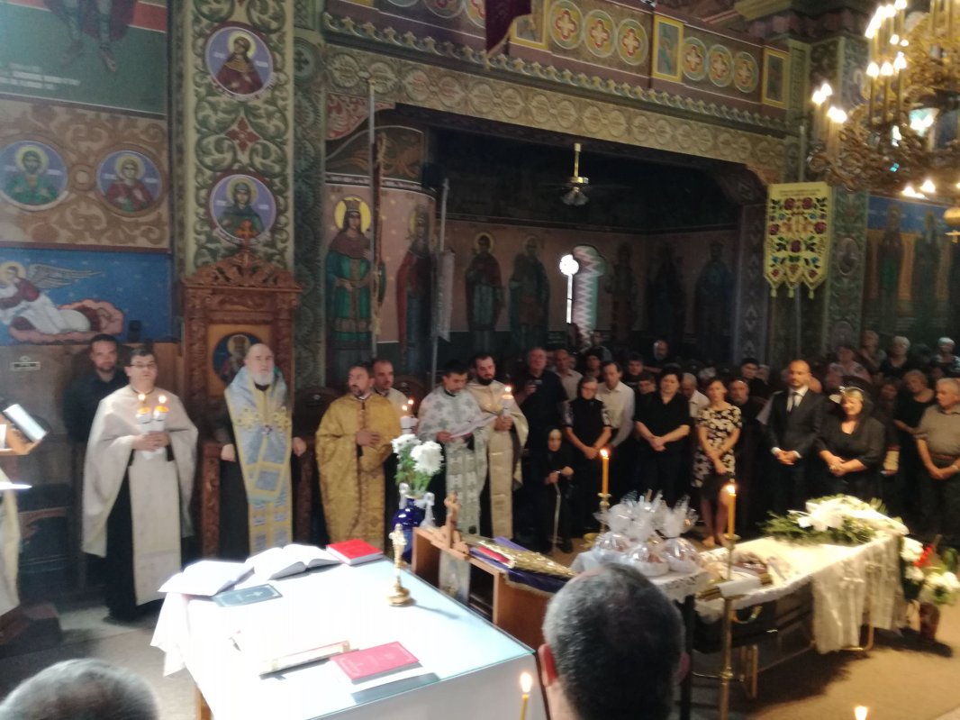 Preotul Ioan Hornea a fost înmormântat 53526