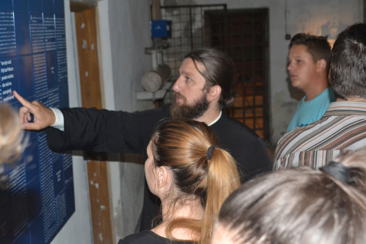 Pelerinaj al tinerilor din Episcopia Caransebeșului 53442