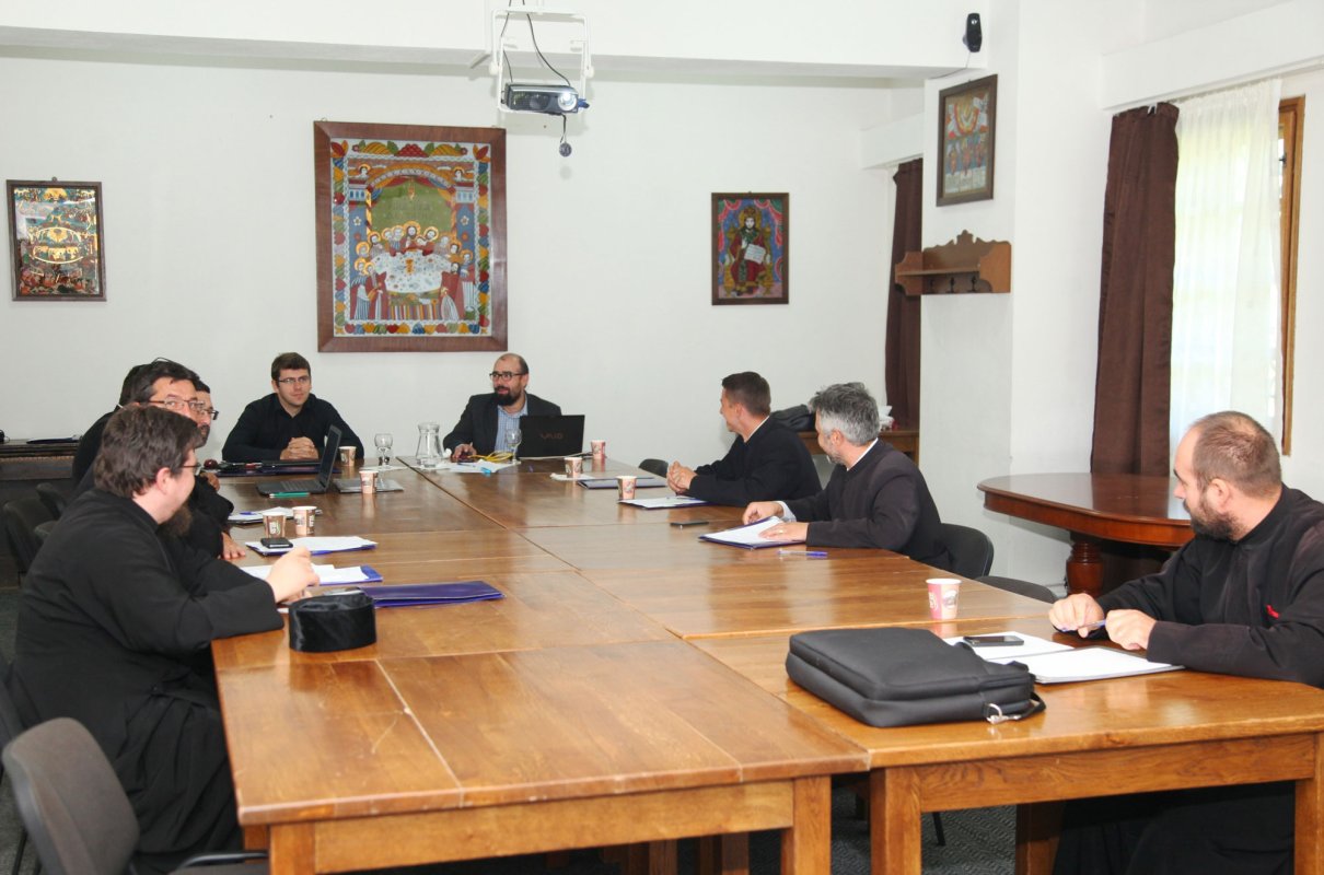 Seminar despre comunicarea media, la Sâmbăta de Sus 53428