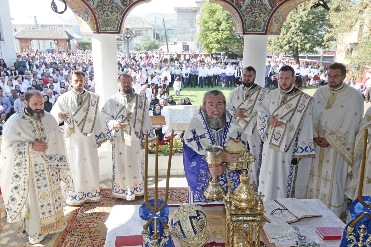 Hramuri la sărbătoarea Naşterii Maicii Domnului 53310