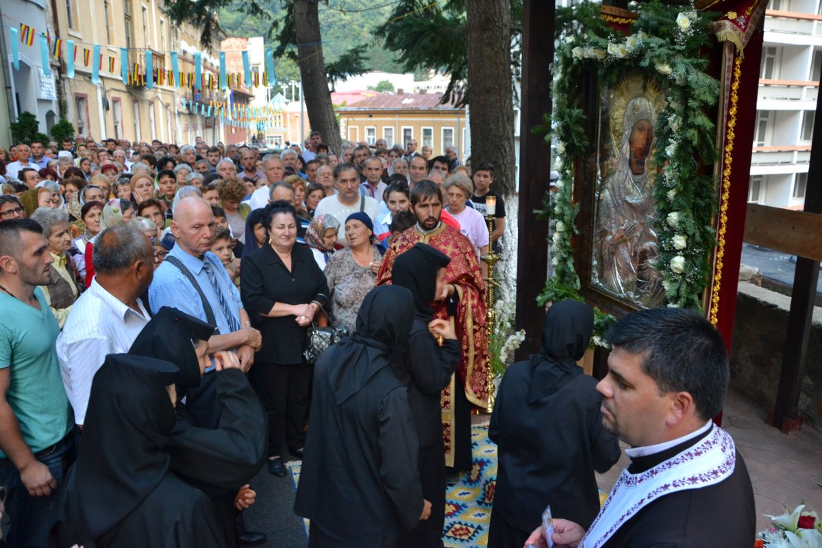 Sărbătoarea Maicii Domnului în Mitropolia Banatului 53323