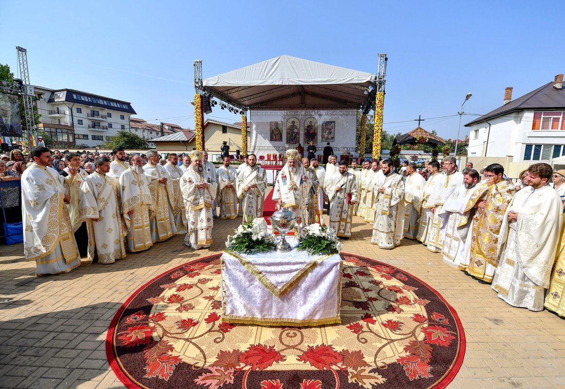 O nouă poartă spre Cer, târnosită la Otopeni 53276