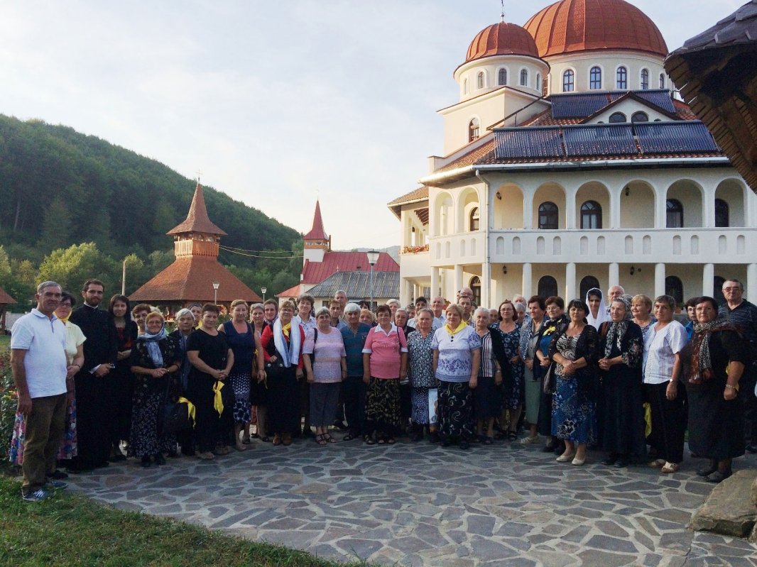 Pelerini din Cisnădie la locurile istorice din Maramureș 53254