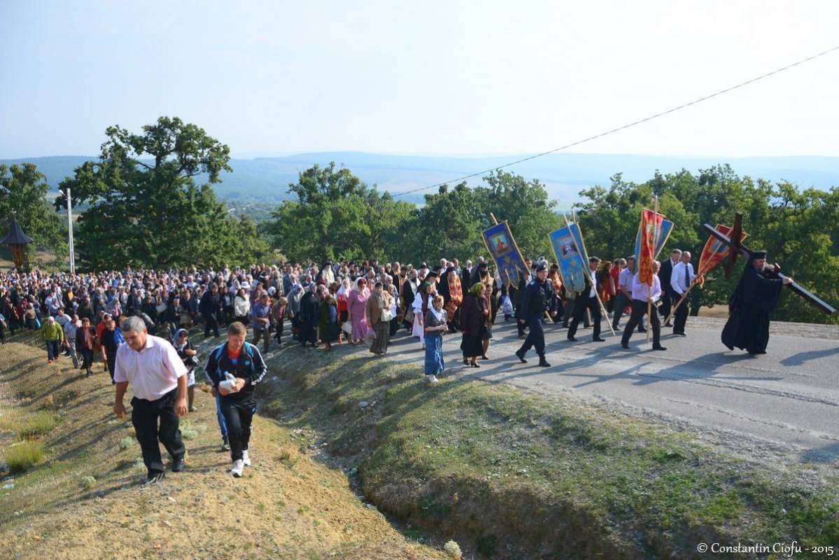Procesiunea „Drumul Crucii“, la Mănăstirea Hadâmbu  53246