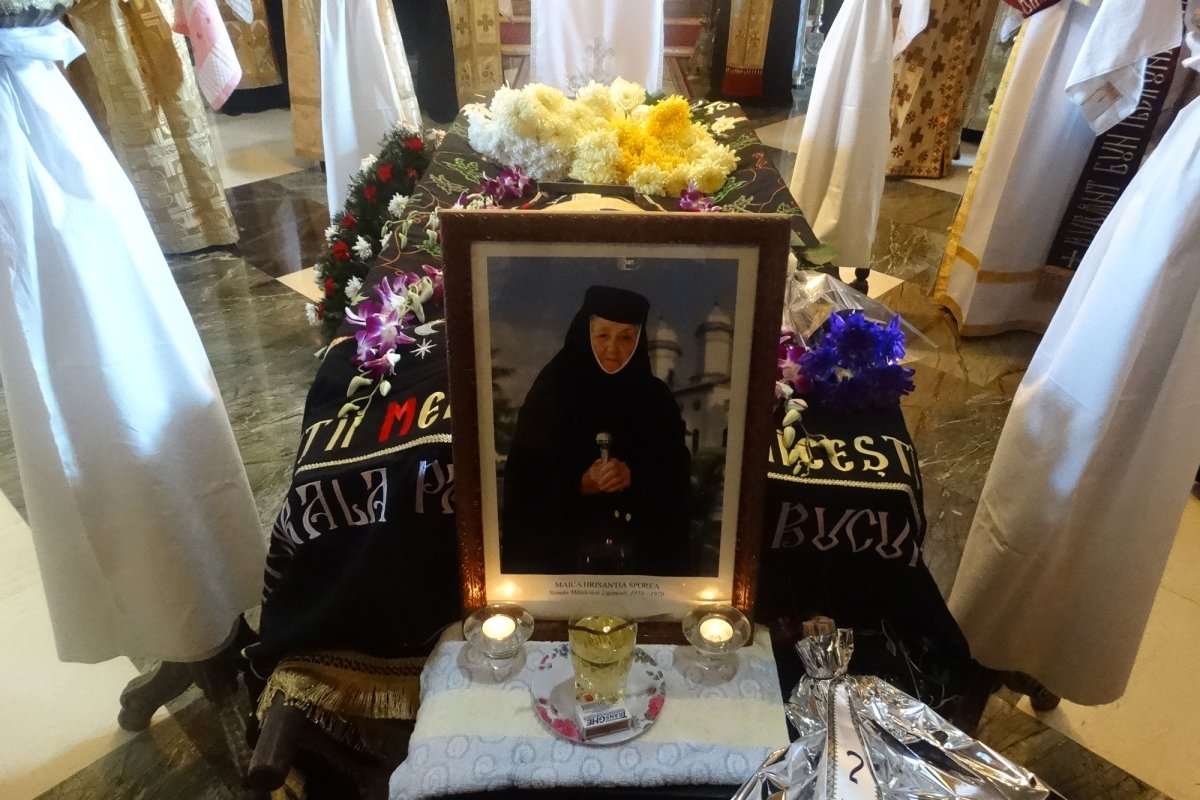 A fost înmormântată monahia Hrisantia Sporea 53220