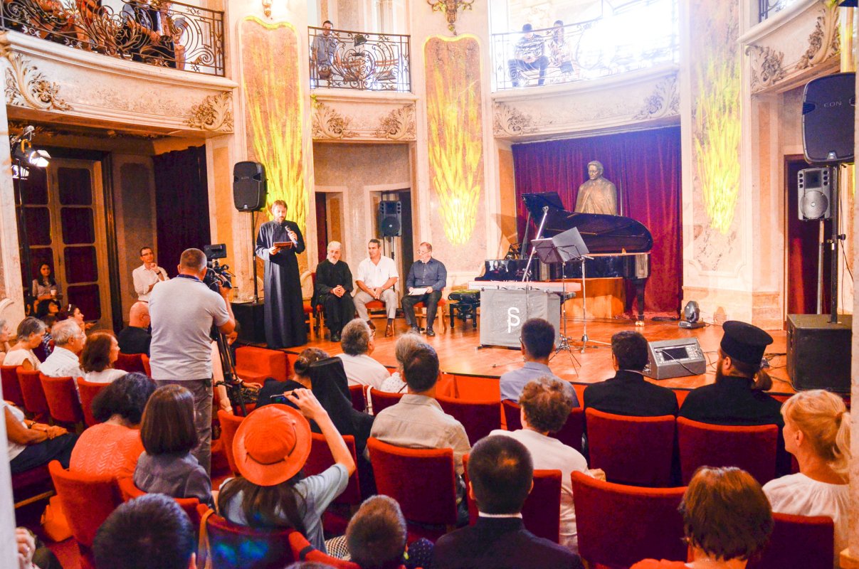 „Ce, cât şi cum ne folosim de muzică” 53224