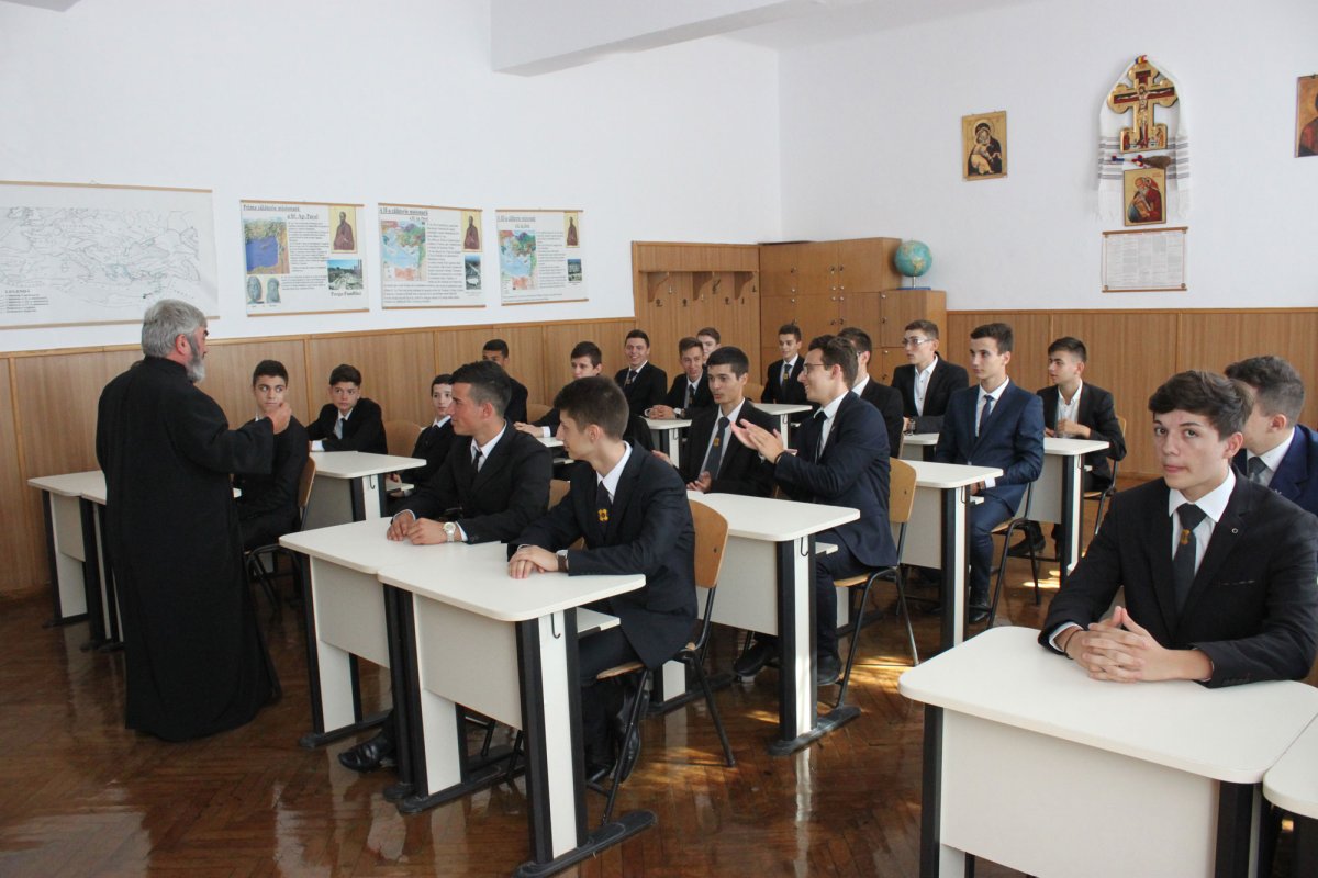 Început de an școlar la Seminarul Teologic Ortodox din Galaţi 53177