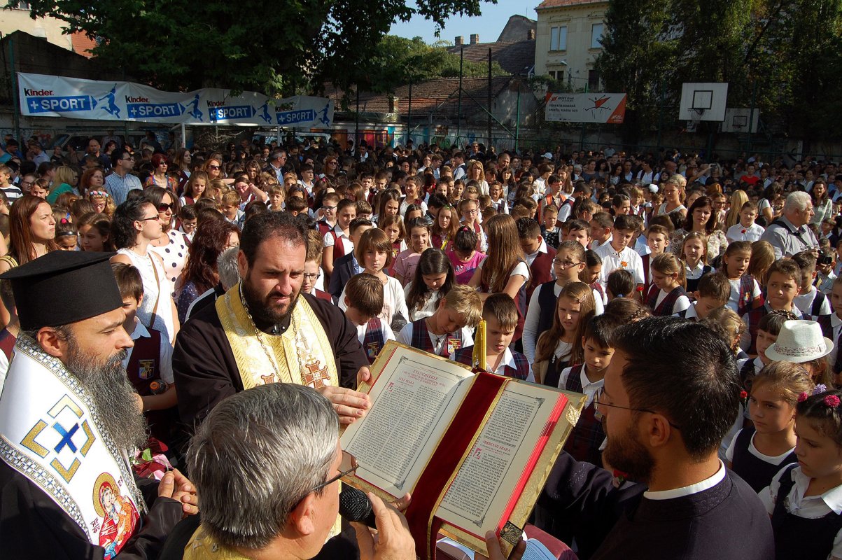 Începutul anului școlar la Timișoara și Lipova 53135