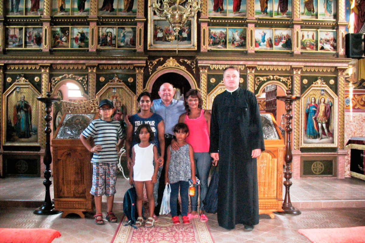 Cateheze pentru copii romi în Chintelnic, Bistriţa 53052