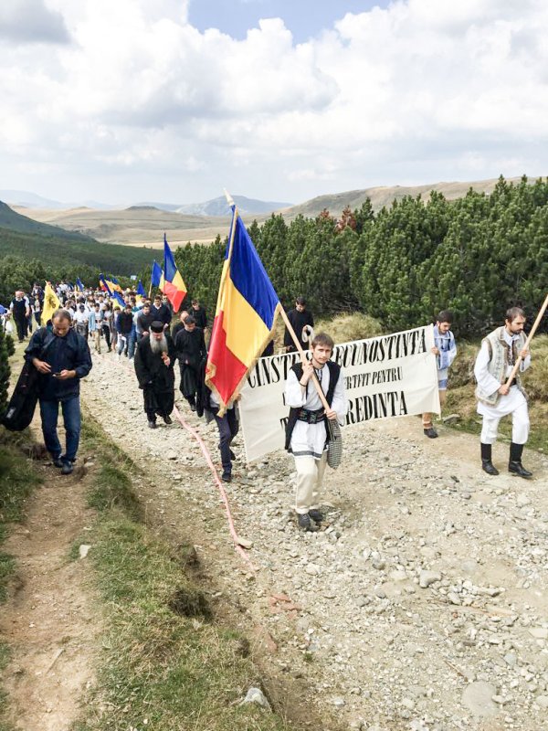 Eroii neamului, cinstiți pe platoul Bucegi 53092