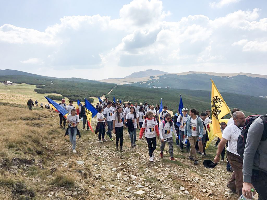 Eroii neamului, cinstiți pe platoul Bucegi 53093