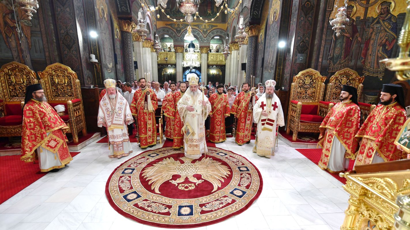 „În Crucea Lui s-a arătat puterea iubirii Sale smerite” 53074