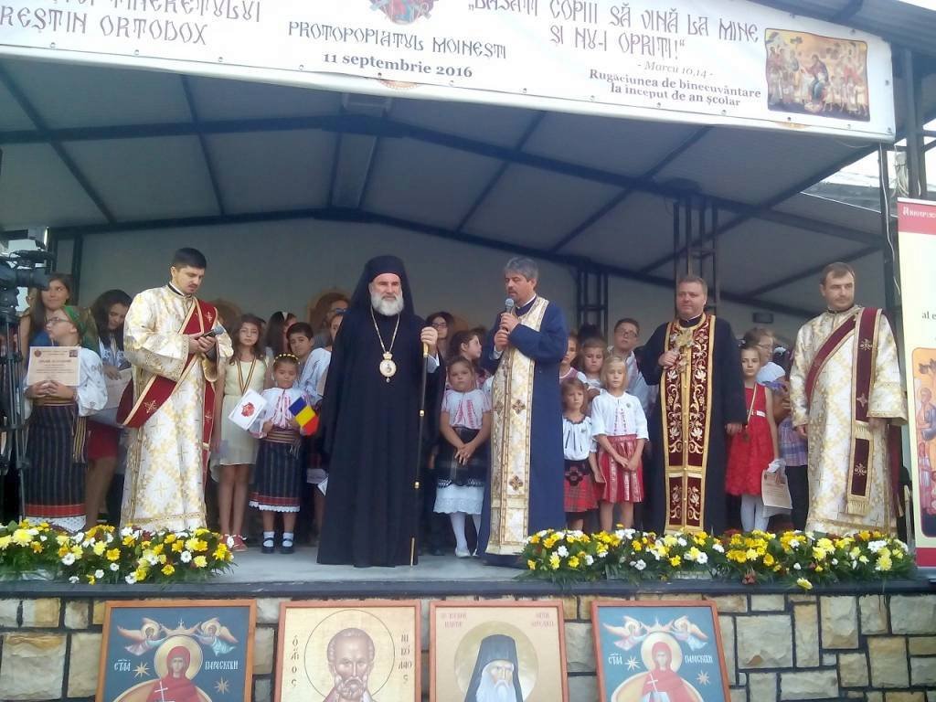 Începerea anului şcolar în protoieriile Moineşti şi Oneşti 53034