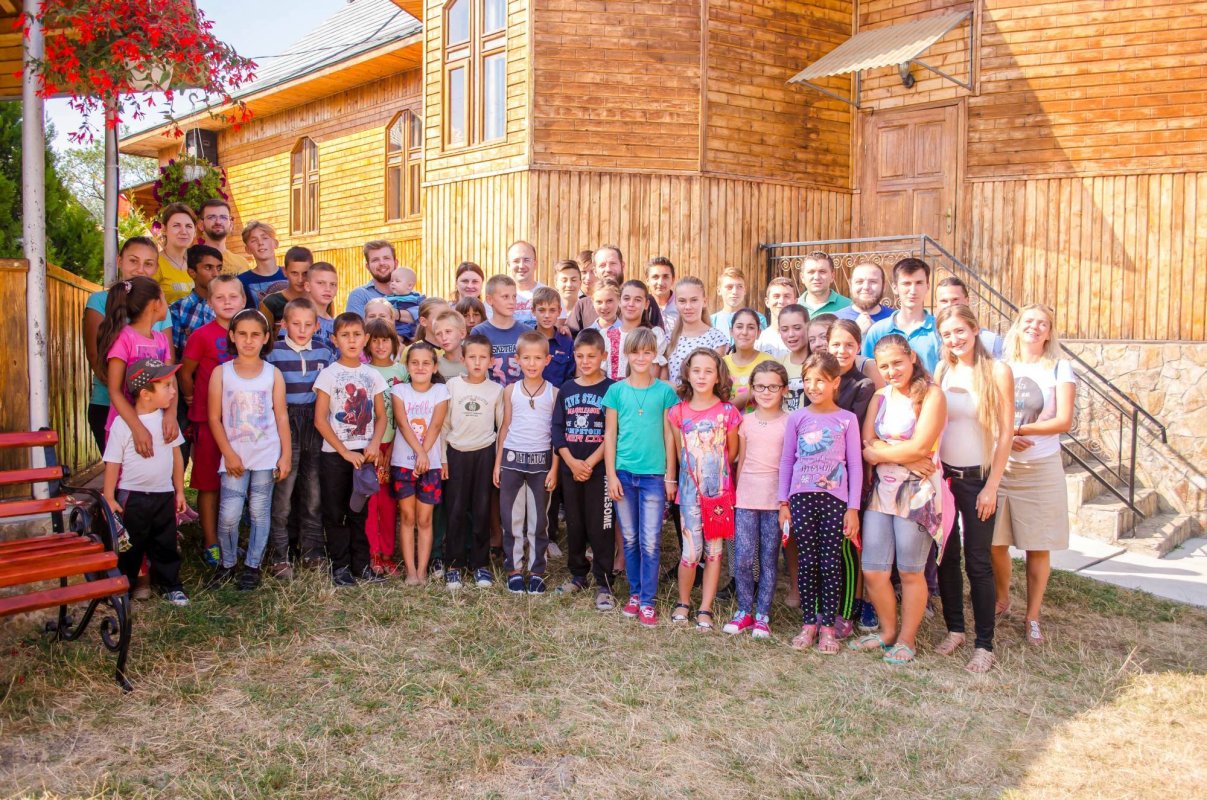 „Ctitori de fapte bune“ 52942