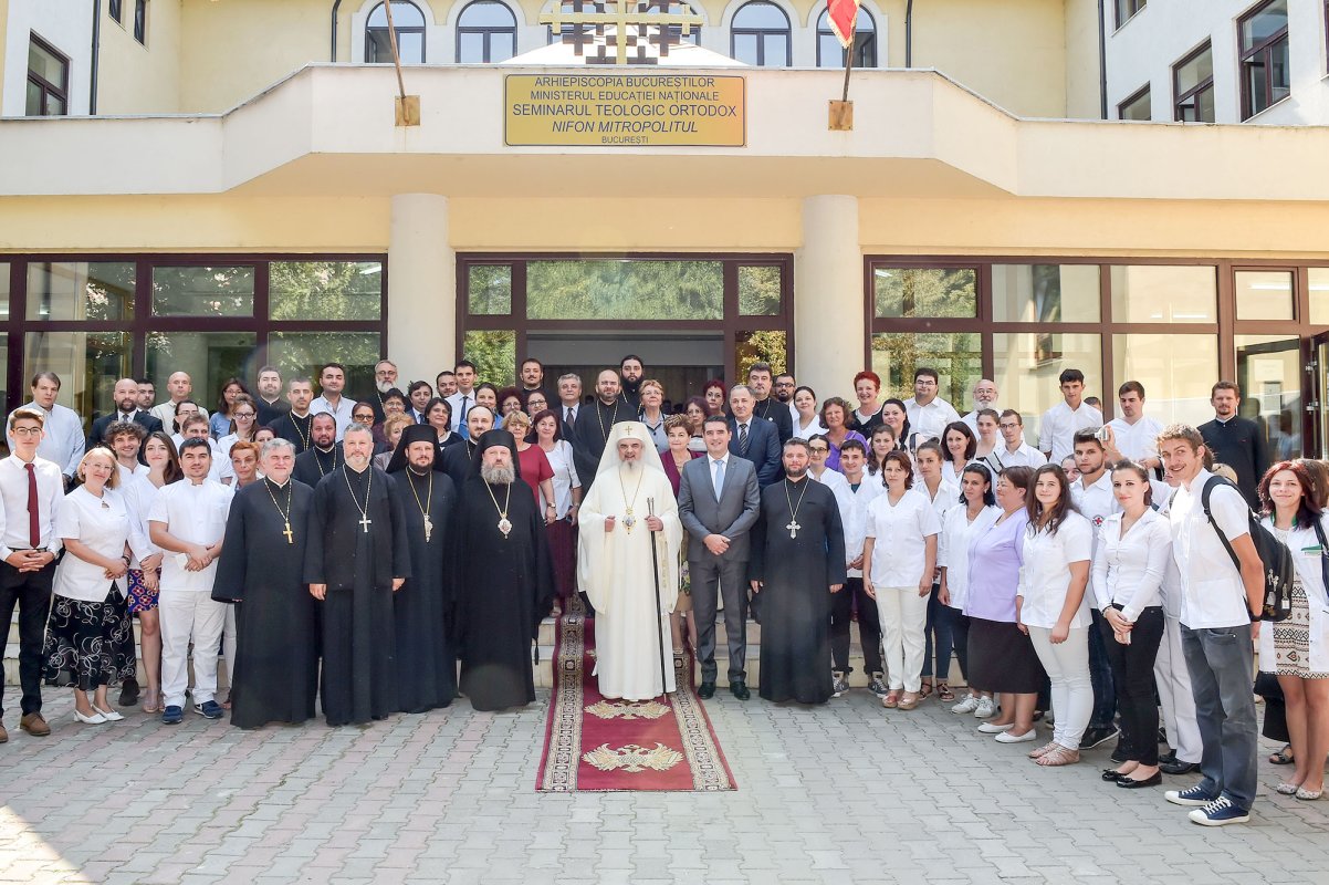 Inaugurarea Şcolii Sanitare la Seminarul din București 52979