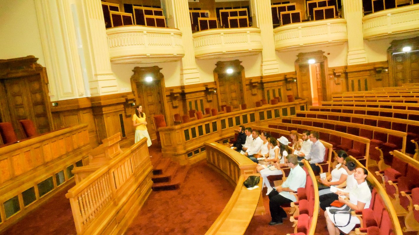 Tur ghidat pentru tineri pe Colina Bucuriei 53004