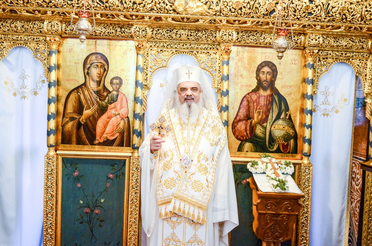 Asumarea crucii este calea mântuirii în Hristos 52811