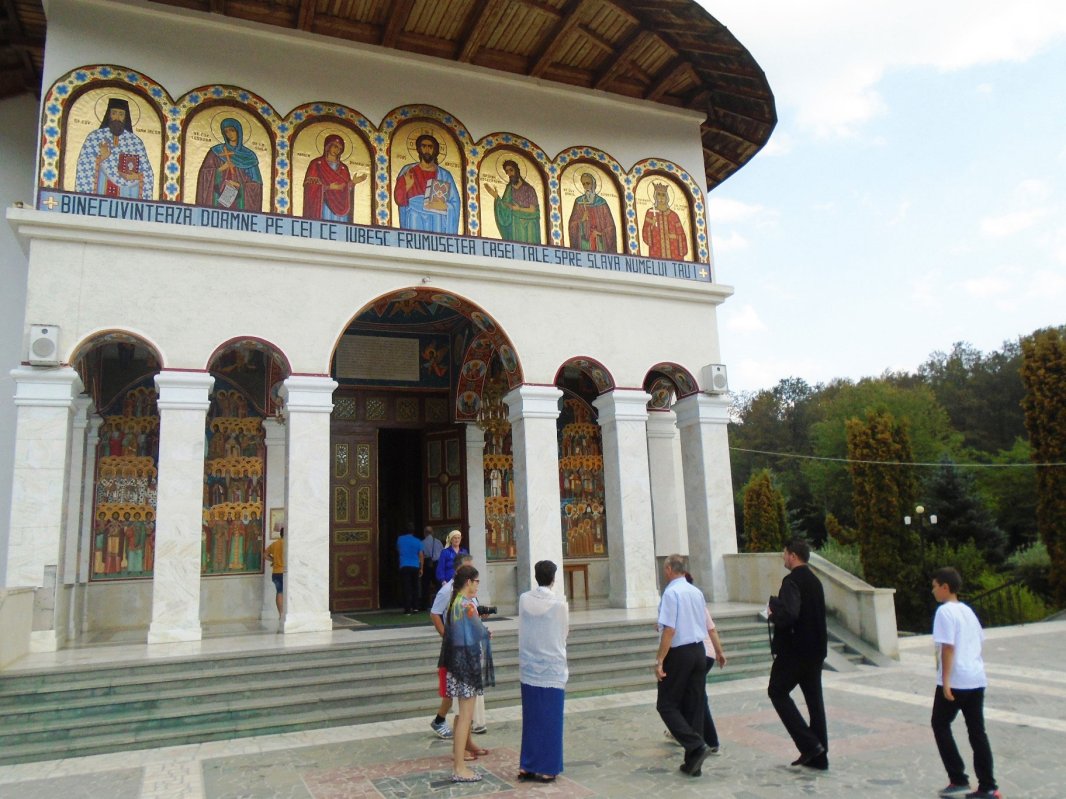 Credincioși clujeni în pelerinaj pe meleaguri moldovene 52780