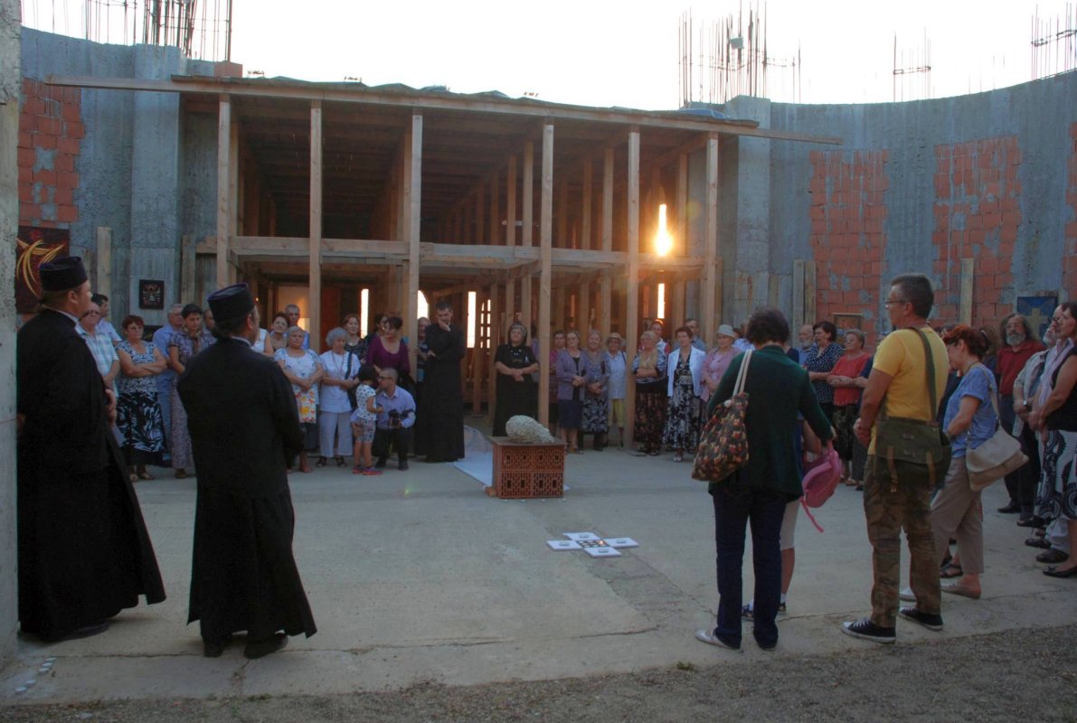 CRUCEA - Expoziţie de artă vizuală la Pietrărie 52761