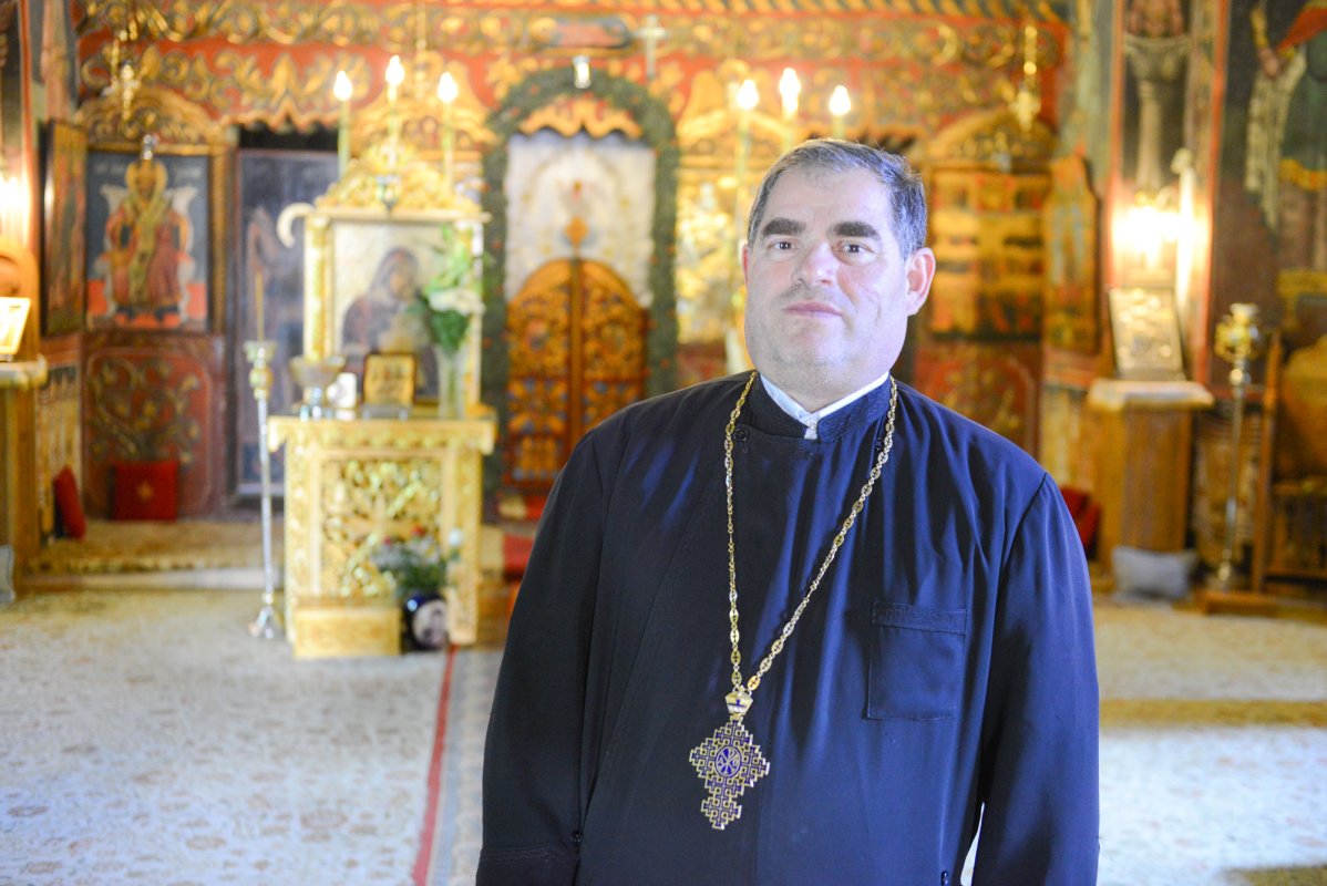 Slujire ziditoare și angajată într-o parohie râmniceană 52801