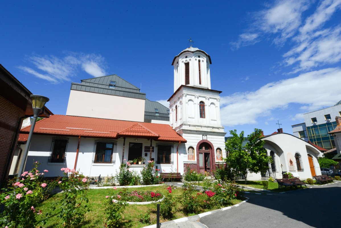 Slujire ziditoare și angajată într-o parohie râmniceană 52803