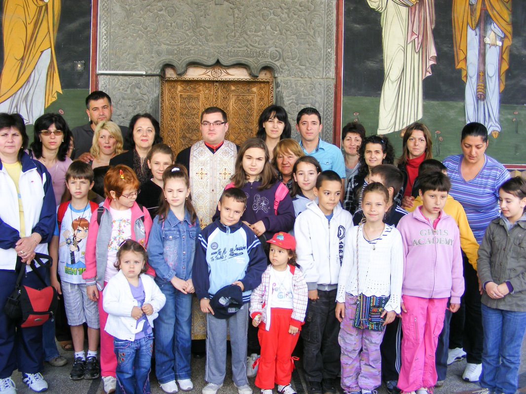 Slujire ziditoare și angajată într-o parohie râmniceană 52806