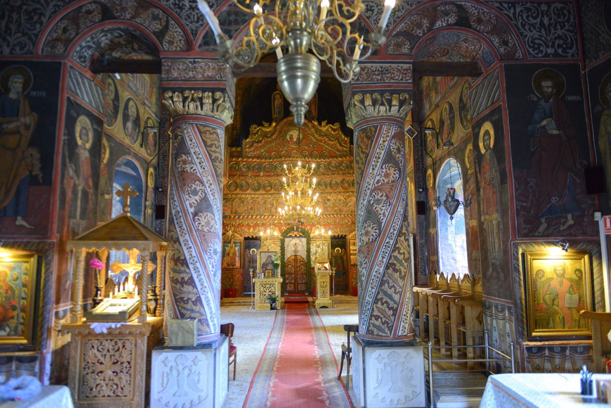 Slujire ziditoare și angajată într-o parohie râmniceană 52807