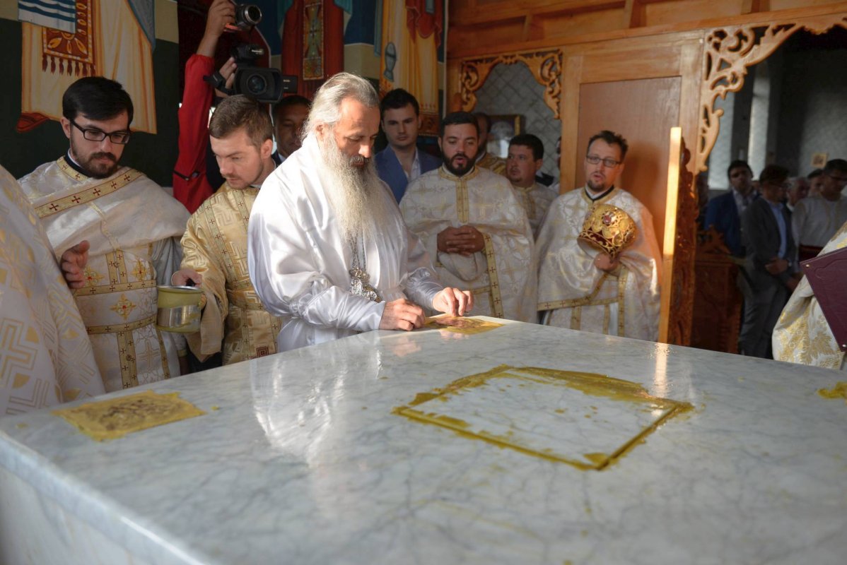 Cea mai nordică biserică de pe teritoriul ţării noastre, sfinţită de IPS Mitropolit Teofan 52675