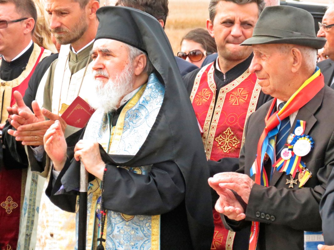 Comemorarea eroilor căzuți în luptele din 1944 de la Păuliș 52707