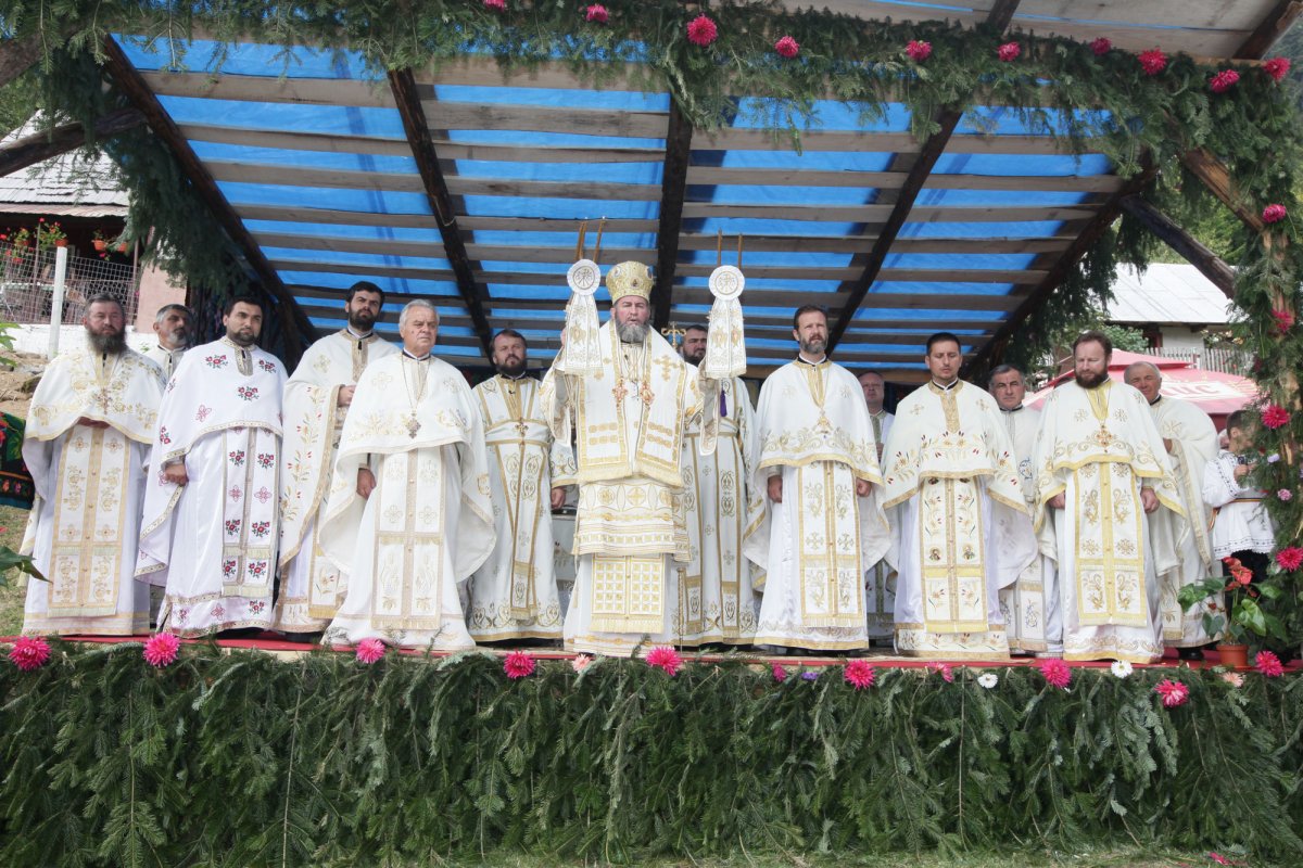 Slujiri arhiereşti în duminica de după Înălțarea Sfintei Cruci 52685