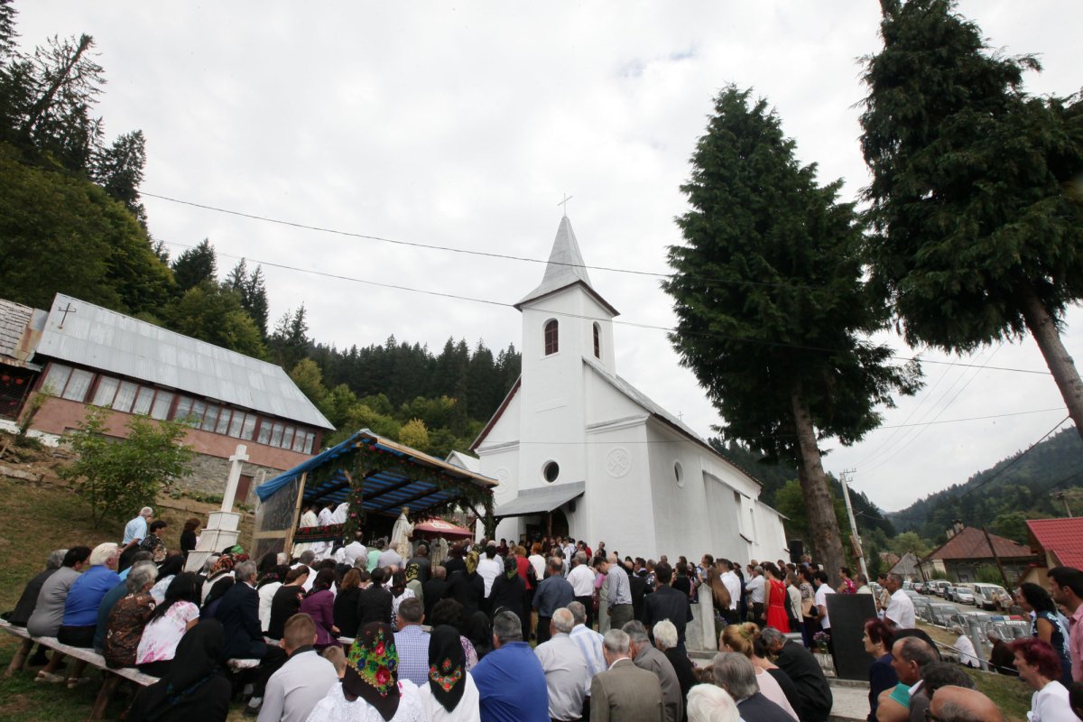 Slujiri arhiereşti în duminica de după Înălțarea Sfintei Cruci 52687