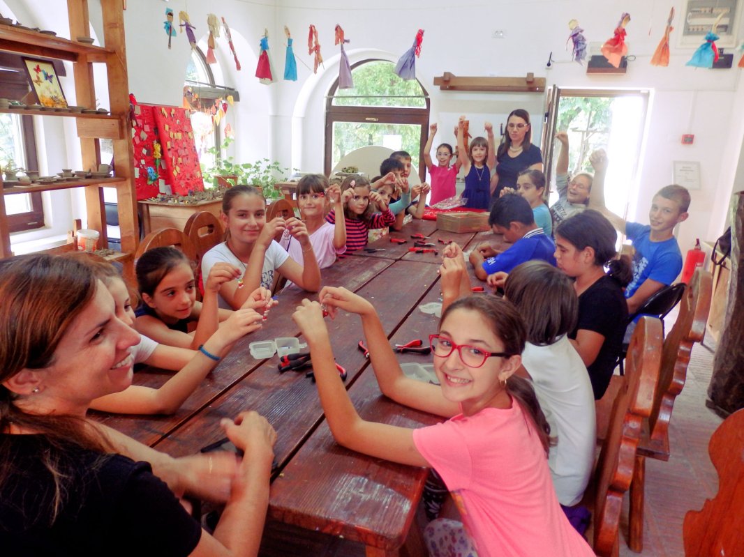 Activităţi educative în Cetatea Băniei 52630