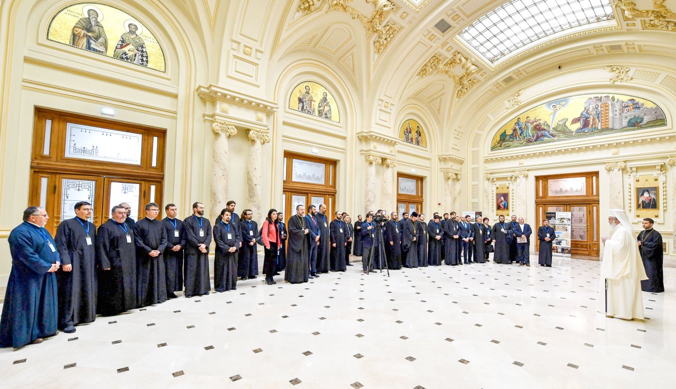 Congres despre activitatea catehetică a Bisericii 52657