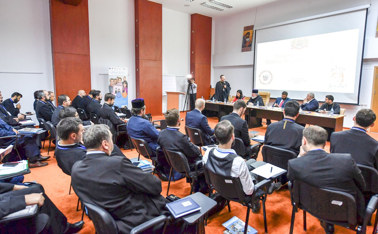 Congres despre activitatea catehetică a Bisericii 52658