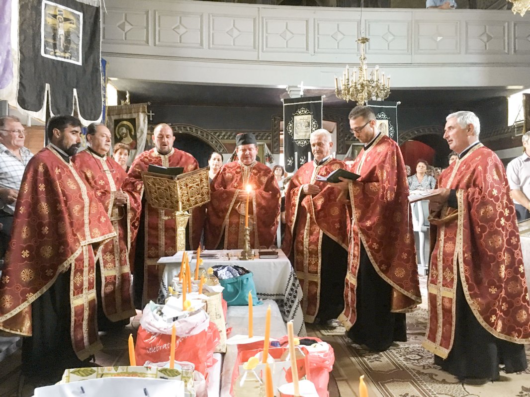 Educația tinerilor, dezbătută de preoții bănățeni 52579