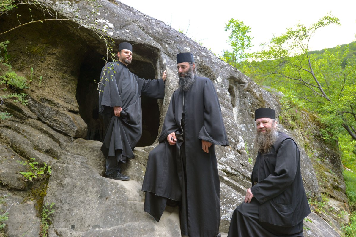 Grotele Sfinților Daniil și Misail de la Turnu 52392